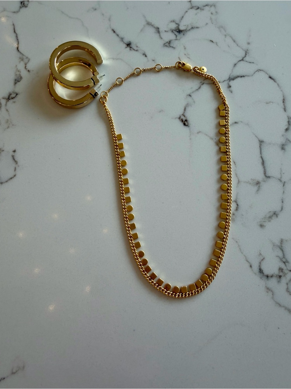 Madewell Gold Chain Necklace with Geometric Accents -
Madewell Gold earrings - Picture 2 of 12